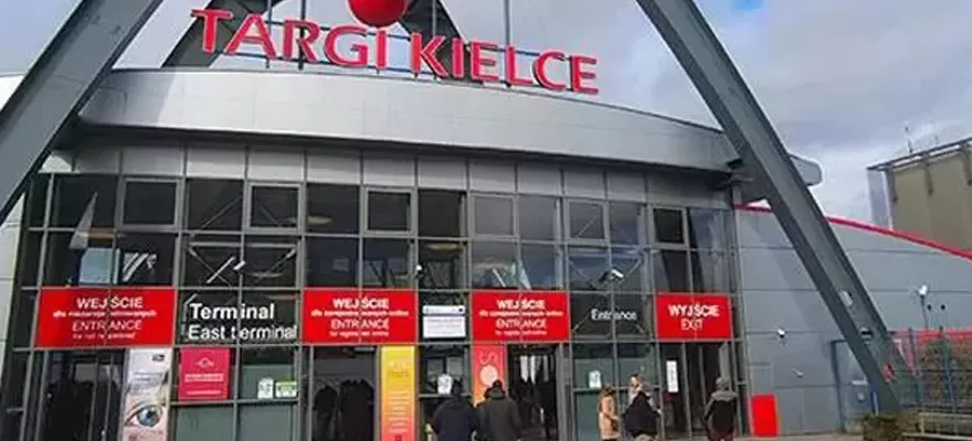 SOLARMAN-Team auf der ENEX 2023 in Polen
